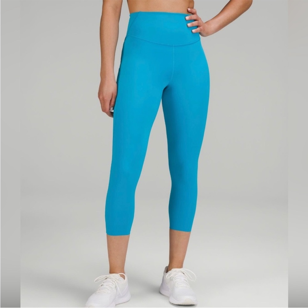 NWT Lululemon High Rise Base Pace Crop 23" in Turquoise Tide